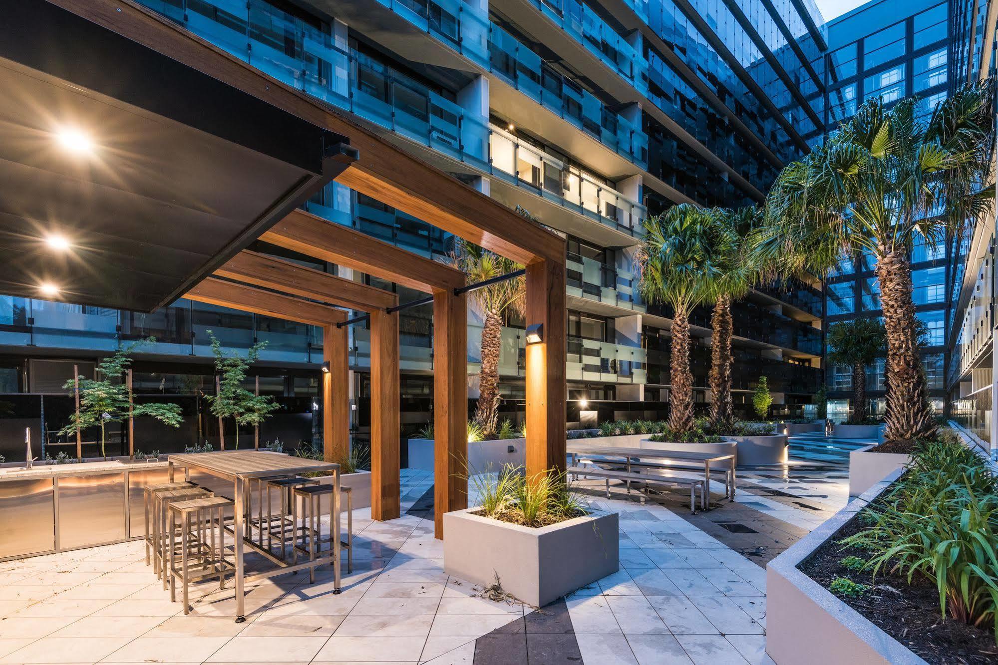 Playhouse Apartments Abbotsford Мельбурн Экстерьер фото